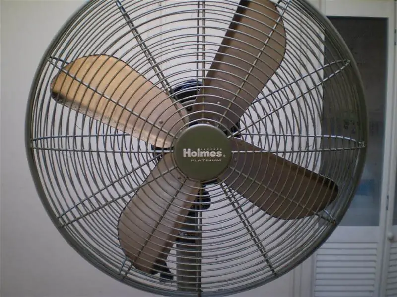 Holmes HASF1710 16 Oscillating Metal Stand Fan
