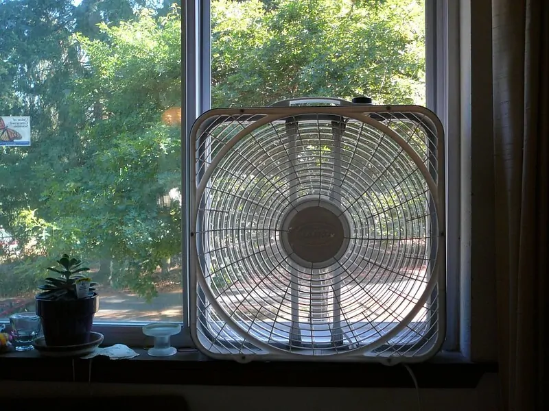 box-fan-in-windows