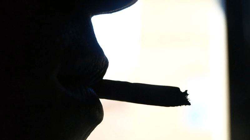 smoking Cigarrete