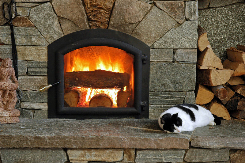 Using a Wood Stove Heater to Heat a Room